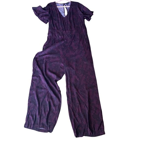 Torrid 2X Purple Floral Wide Leg Jumpsuit Flutter Sleeve Pockets lace pattern - Picture 2 of 10